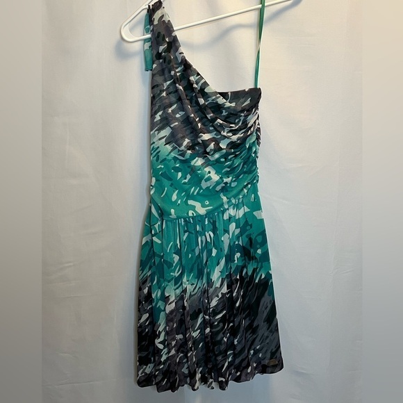 ⭐️ NINE WEST ~ Green & Gray One Shoulder Party Cocktail Dress- size 2 - Picture 10 of 12